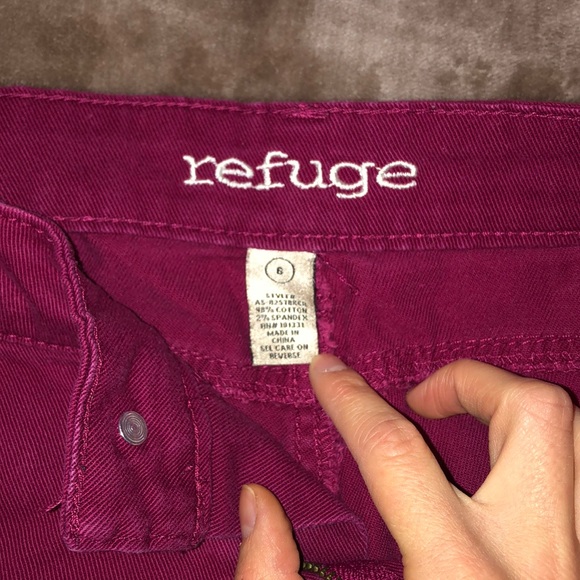 Dark red low rise jean shorts - Picture 3 of 4